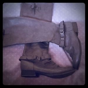 Cute grey fall boots